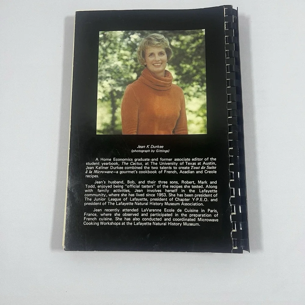Tout de Suite a la‎ Microwave II : Mexican, Italian, French Recipes Spiral book